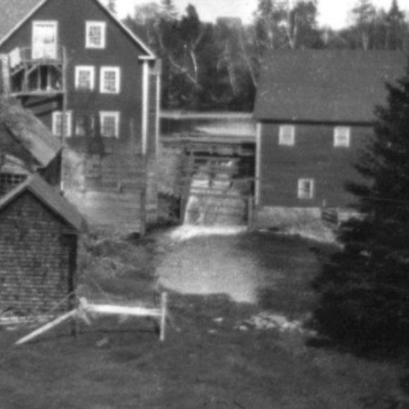 Vintage Moncton Wool Red and Black Buffalo Plaid Shirt Jacket - Picture 6 of 9